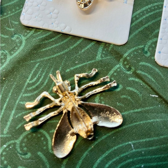 Gold Bee Brooch - Multicolors available - Picture 5 of 8